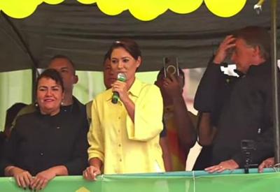 Michelle rouba a cena em primeiro ato de Bolsonaro na campanha oficial 
