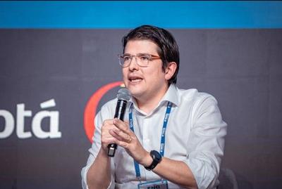 Pré-candidato à presidência da Colômbia é baleado durante ato de campanha em Bogotá