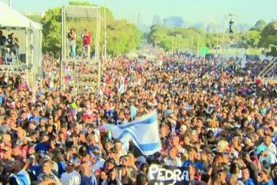 Milhares de fiéis participam da Marcha para Jesus em São Paulo