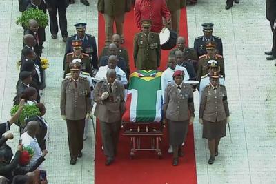 Milhares de sul-africanos prestam homenagens a Winnie Mandela