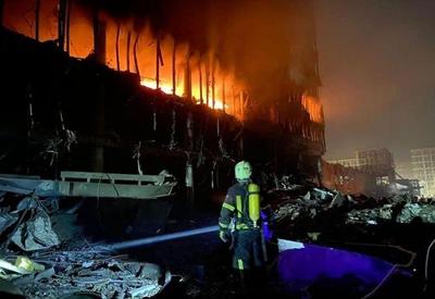 Prefeito de Kiev anuncia novo toque de recolher após fortes bombardeios