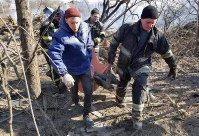 Ucrânia acusa Rússia de não remover corpos de soldados mortos