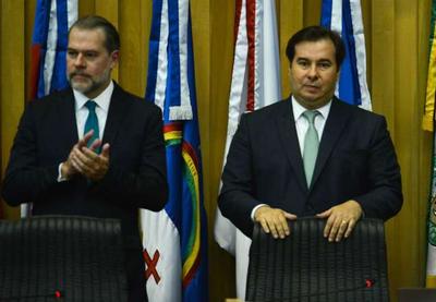 Ministros e Maia criticam suposto compartilhamento feito por Bolsonaro