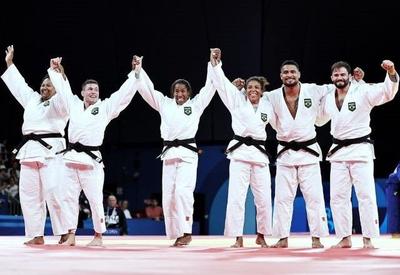 Brasil bate Itália na última luta e ganha medalha de bronze no judô por equipes em Paris 2024