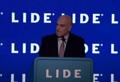 Moraes diz que vivemos "odiosa e nociva polarização, insuflada pelas redes sociais"