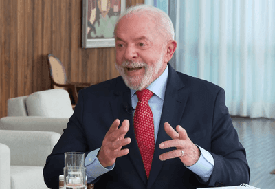 Para Lula, Bolsonaro assume culpa ao pedir anistia antes de condenação 
