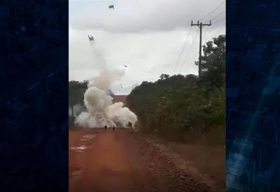 Vídeo mostra momento em que quadrilha explode carro forte