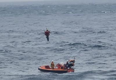 Francês que passou 16 horas em veleiro virado é resgatado na Espanha