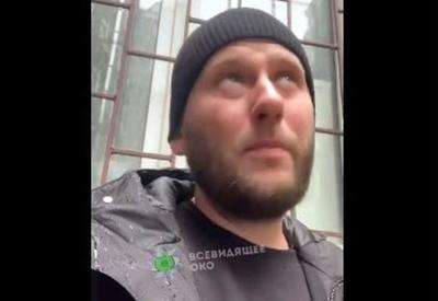 Míssil atinge prédio e quase mata voluntário na Ucrânia; veja vídeo