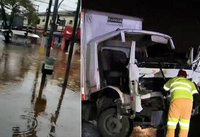 Madrugada chuvosa em SP: carretas e caminhão colidem em rodovia