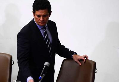 Moro deseja "plena recuperação" a Bolsonaro após presidente testar positivo