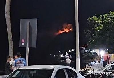 Incêndio no Morro do Careca assusta moradores e turistas de Natal (RN)