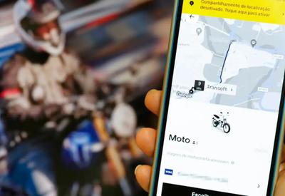 Prefeitura de SP multa Uber em quase R$ 400 mil por uso de motos em transporte de passageiros