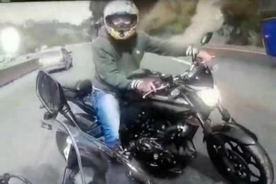 Motociclista filma o próprio assalto em rodovia de São Paulo