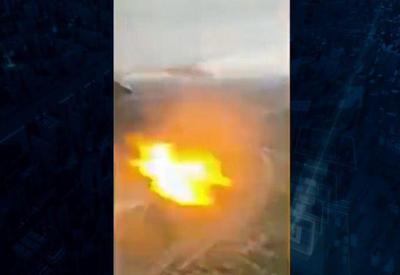 Vídeo: Motor pega fogo e avião faz pouso de emergência nos EUA