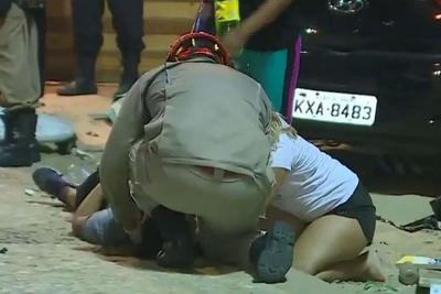 Motorista invade calçadão e atropela 18 pessoas em praia no Rio