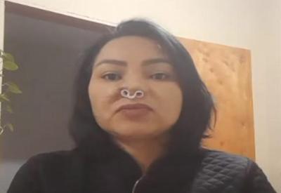 Mulher faz cirurgia plástica com dentista e tem nariz deformado