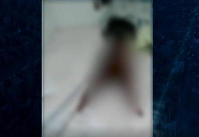 Mulher grava vídeo enforcando filha de 8 meses com cinto