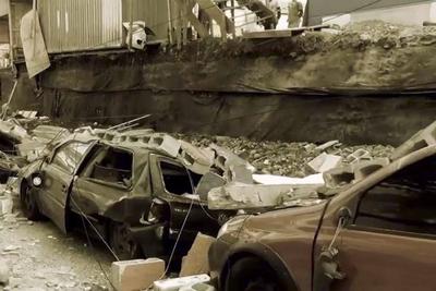Muro desaba sobre oito carros na Zona Sul de São Paulo