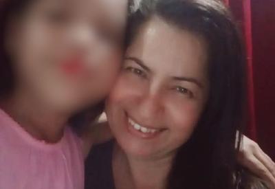 Avó e neta são encontradas mortas em casa ao lado de mensagem de desculpa