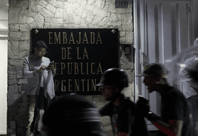 Ex-chefes de Estado e governo denunciam invasão à embaixada da Argentina na Venezuela