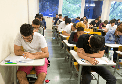 Fuvest anuncia medidas para diminuir crises de ansiedade no vestibular