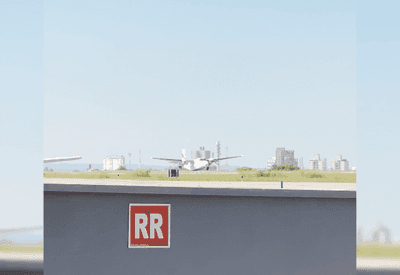 Após falha, avião faz pouso "de barriga" em São Paulo