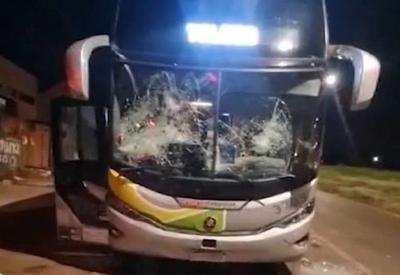 Ônibus são atacados após morte de jovens em confronto com a PM no Paraná