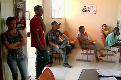Não há prazo para que médicos cubanos deixem o país