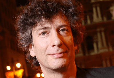 Neil Gaiman é acusado de abuso sexual por 8 mulheres, aponta revista