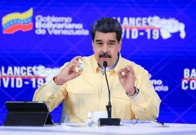Maduro anuncia "gotas milagrosas" como antiviral para a covid-19