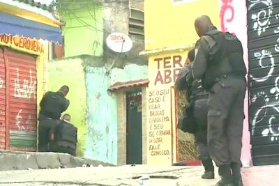 No Rio de Janeiro, ano novo começa com tiroteios em três comunidades