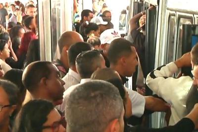 No Rio, redução da frota de ônibus prova tumulto na cidade