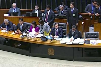 Nova denúncia contra Temer e ministros é lida no plenário da Câmara