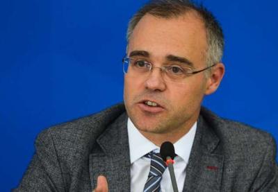 Novo ministro da Justiça, André Mendonça afirma que seu "compromisso é o trabalho técnico"