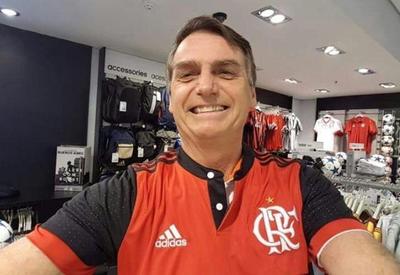 Entre manifestações do público, Bolsonaro acompanhou jogo do Flamengo
