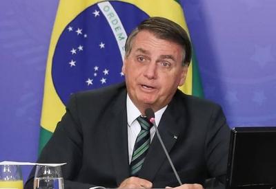 Bolsonaro confirma estudo para prolongar auxílio-emergencial