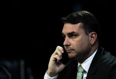 STJ retira da pauta recursos de Flávio Bolsonaro no caso das "rachadinhas"