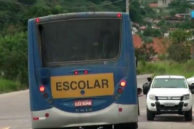 Ônibus em más condições transportam mais de 400 alunos em SP