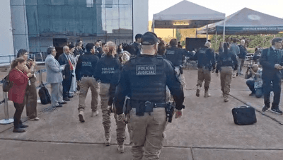 STF tem policiais com cães farejadores e drones para julgamento de Bolsonaro 