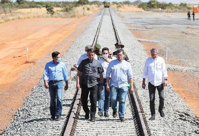 Governo arrecada R$ 32,7 milhões com leilão de ferrovia 