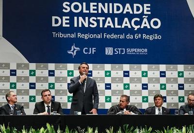 Em Minas Gerais, Bolsonaro muda postura e faz afago ao presidente do STF