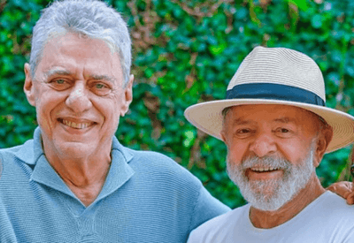 Lula recebe visita de Chico Buarque em SP: "Um samba para alegrar o dia"