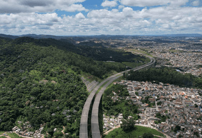Engavetamento com 10 veículos no Rodoanel em SP deixa uma idosa morta e ao menos 22 feridos