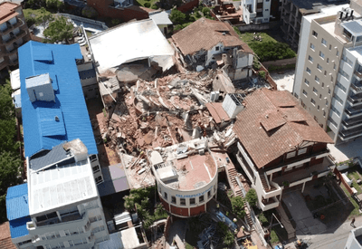 Desabamento de hotel na Argentina deixa ao menos um morto;  bombeiros buscam 10 pessoas nos escombros