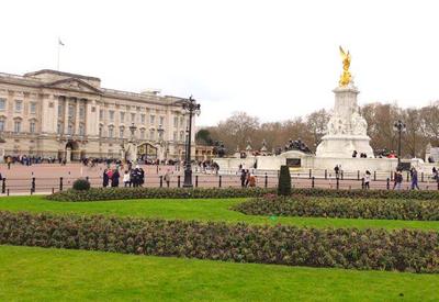 Um passeio pelo Palácio de Buckingham, ponto turístico mais visitado de Londres