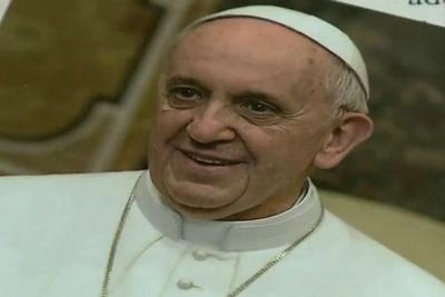 Papa Francisco envia carta de felicitações a casal gay por batizado de filhos adotivos