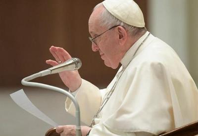 Papa Francisco pede por paz na Ucrânia