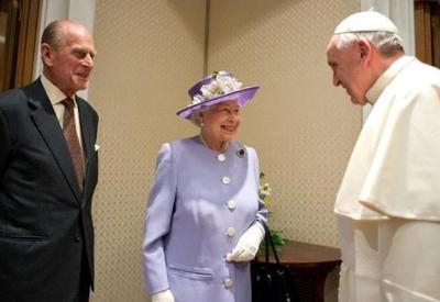 Papa Francisco deseja "unidade, prosperidade e paz" à rainha Elizabeth II