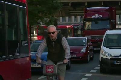 Para dar segurança aos ciclistas, Prefeitura de Londres quer tirar caminhões das ruas
